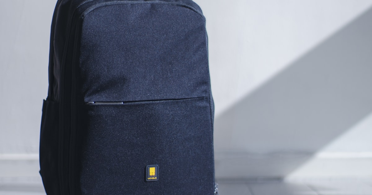 黒いバックパック