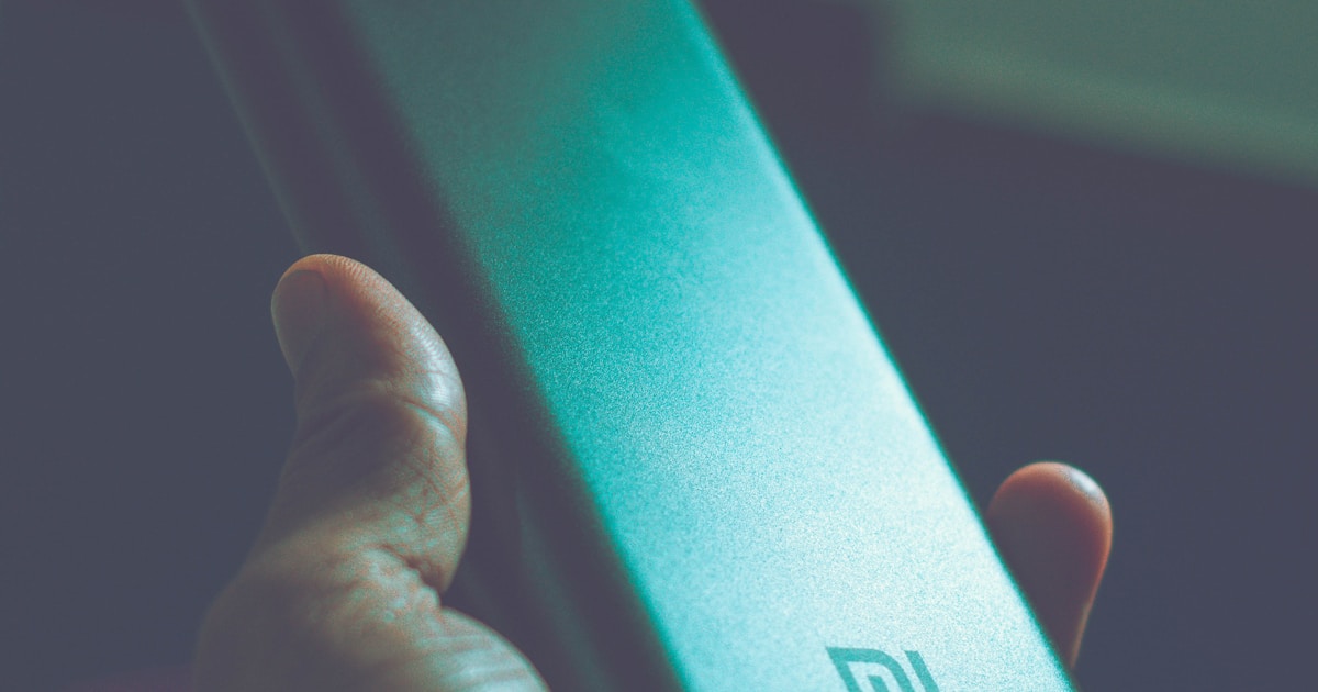 モバイルバッテリーとケーブル