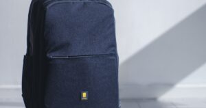 【PM思考】在宅ワーカー向け バックパック・ポーチ・サコッシュの3点運用|「捨てずに済む1つ」を選ぶ4軸【2026年6月最新】